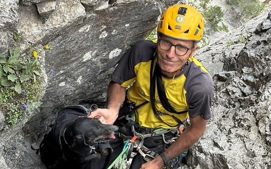 Tre cani cadono in un canalone: salvati a 2.700 metri