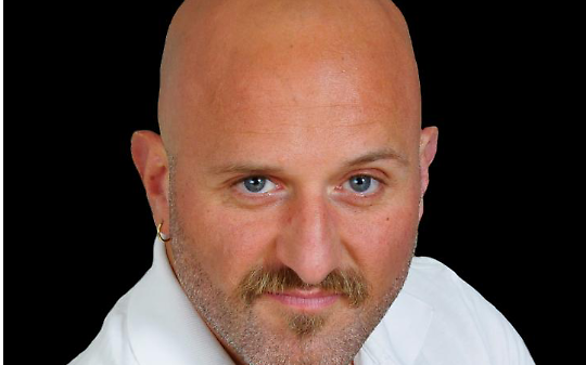 Il tenore Dario Prola e il Corpo Musicale Alpino omaggiano la Vuelta 2025