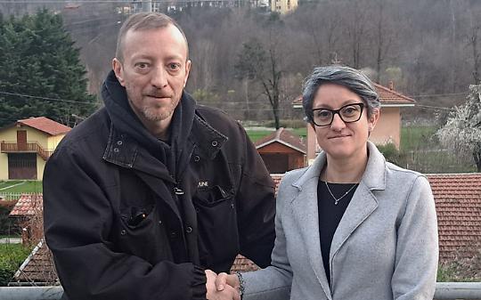 Alessandro Roberto Filippozzi, direttore artistico del Festival, con il vice sindaco di Traves, Sara Sartoris 