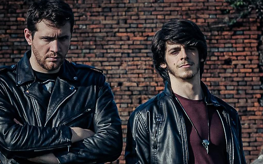 Il duo degli Accumulator Grids come organizzatori dell'evento: