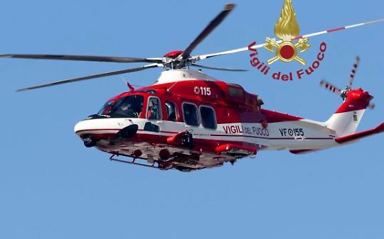 Dispersi sul Mottarone, due ragazzi soccorsi dai Vigili del Fuoco con l’elicottero Drago partito da Malpensa