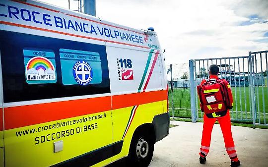 Investita mentre attraversa via Stupinigi, donna in condizioni critiche a Vinovo