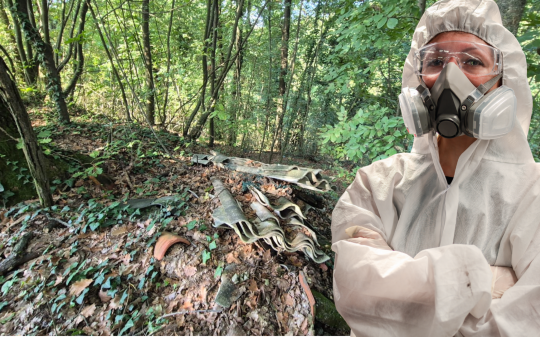 Allarme amianto: lastre tossiche lungo il percorso per la pianta secolare. La denuncia dei cittadini: "L&igrave; da anni!"