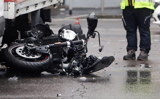Motociclista di 34 anni
