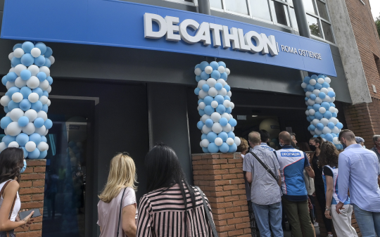 Chiusura del punto vendita, Decathlon replica: "I lavoratori sono stati tutti ricollocati"