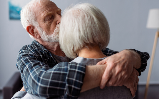 Alzheimer a casa di 4 milioni italiani. Il 21 settembre, una rete di psicologi pronti a offrire 10 ore di colloqui gratuiti...