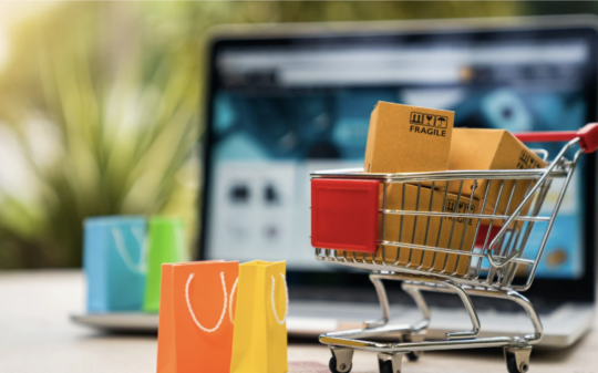 Gli italiani sempre più online: come i servizi digitali semplificano la vita