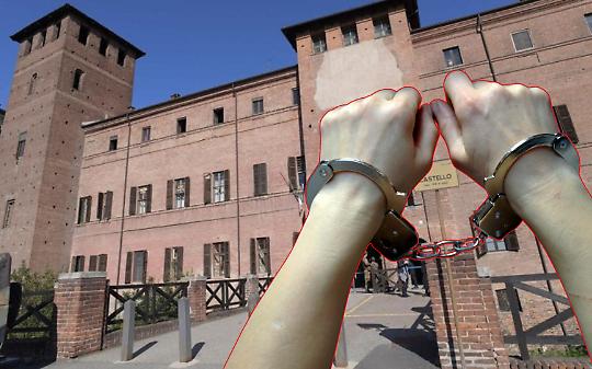 Caos in tribunale a Vercelli, detenuto aggredisce agenti di Polizia penitenziaria