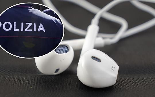 All’esame della patente con auricolari e microcamera: denunciato a Vercelli