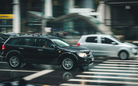 Rivoli, due pedoni investiti nella stessa giornata: feriti ma fuori pericolo
