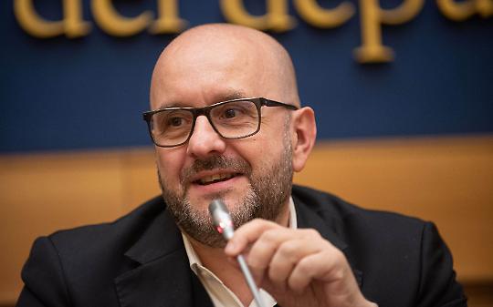 “Capolavori” di Mauro Berruto per la prima volta a Torino, un intreccio tra sport, arte e politica: spettacolo al TRG