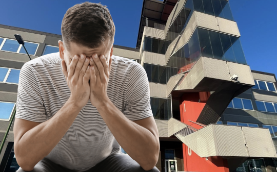 Muore folgorato al bar: il figlio racconta l’incubo in aula