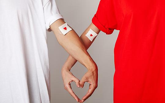 Robassomero si ferma per dire grazie: la memoria dei donatori vive ancora