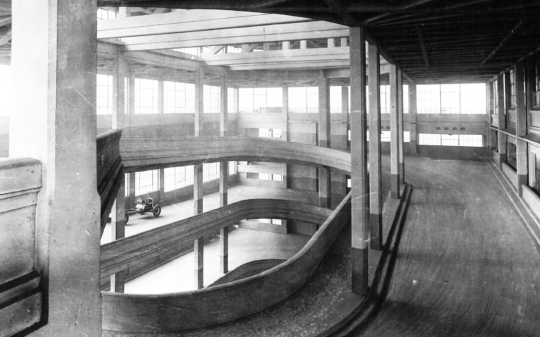 Quando il Canavese smise di zappare e cominciò a fumare: la nascita delle ciminiere