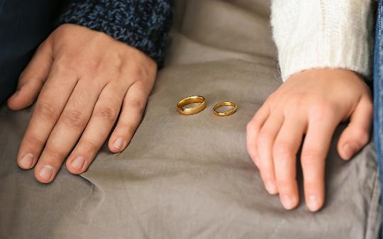 Accordi tra coniugi prima della separazione: la Cassazione apre alla libert&agrave; contrattuale