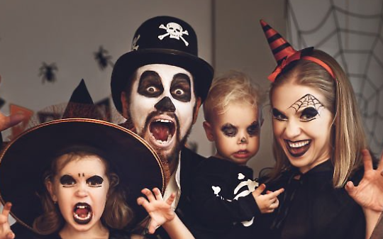 Leini si accende di magia: trionfa l’Halloween Party di Leini Live