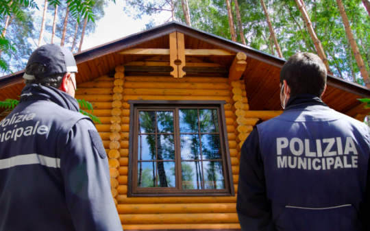 In tre in una baracca: condannata Anastasia Laforé per abuso edilizio