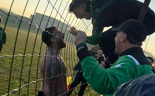 L'esultanza dei brandizzesi dopo il gol del successo