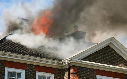 Incendio nella notte 