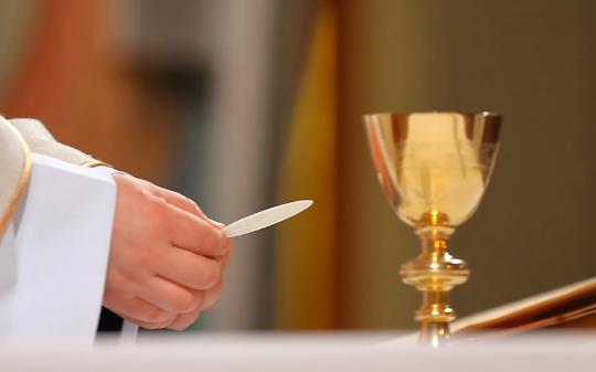 No Corredentrice no. Meglio il minimalismo mariano