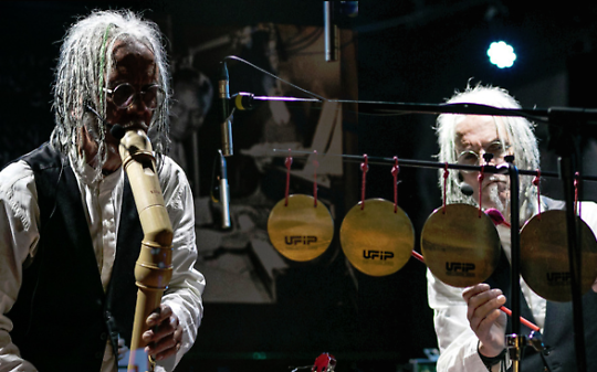 Incontro tra le arti nella pace: l’Esercito del Piccolo Pesce porta a Favria un messaggio di bellezza e solidarietà