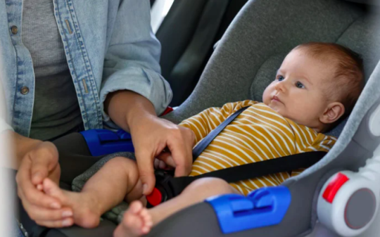 Seggiolini auto 2025: la guida essenziale per scegliere bene, rispettare le norme e viaggiare sereni