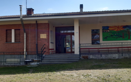 Cossano, mani alzate e scuola chiusa: la politica sceglie la resa