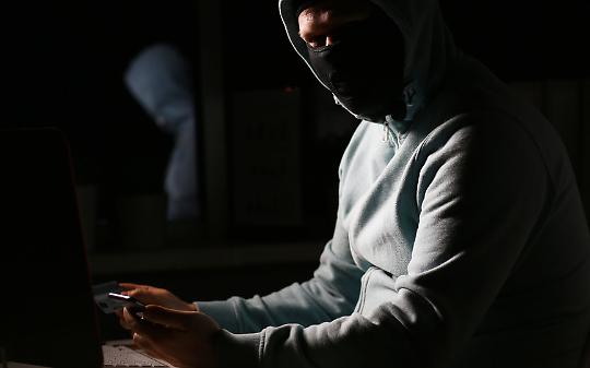 Giovane adescato sul web