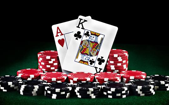 Texas Hold&rsquo;em e soldi sul tavolo: scoperta una bisca clandestina nel Biellese