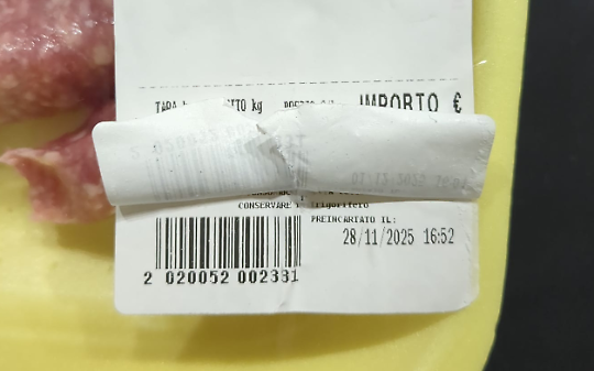 Etichetta cambiata sulla salsiccia al Conad di Viale della liberazione a Ivrea. La titolare cade dalle nuvole promette chiarimenti