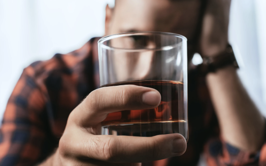 Minacce per 20 euro in un bar di Leini. Condannato per estorsione un cliente molesto