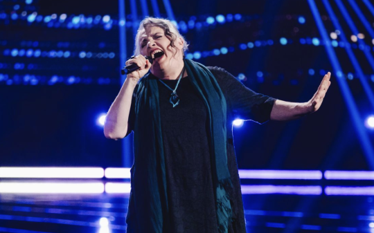 Gabriella Vai in finale a The Voice Senior: una vita tra musicoterapia, arte e ricerca