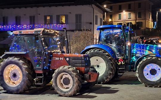 Natale tra trattori, musica e memoria contadina