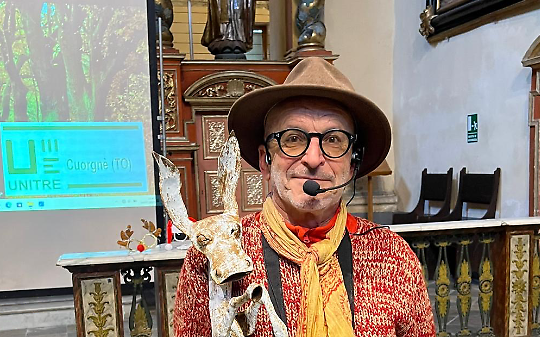 Il Vangelo secondo l&rsquo;Asina: quando la Nativit&agrave; si racconta dal basso