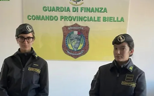 Poker con soldi in un&rsquo;associazione sportiva: sei denunciati a Cavagli&agrave;