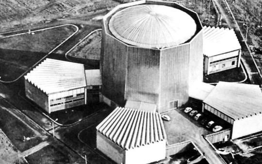 Lo Stato compra le scorie nucleari, Stellantis incassa, Elkann ride e i cittadini restano "fregati"