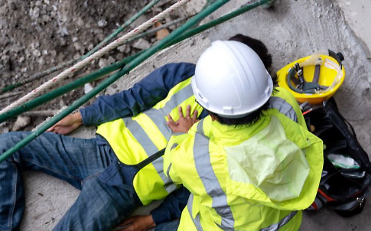 Il Natale delle vittime del lavoro: " tre morti al giorno sono una guerra vera e propria&rdquo;
