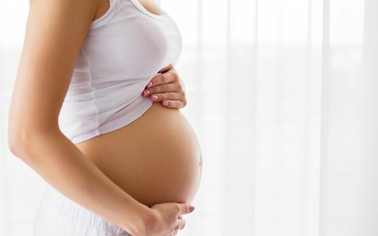 Tamponamento a Moncalieri, donna incinta finisce in ospedale