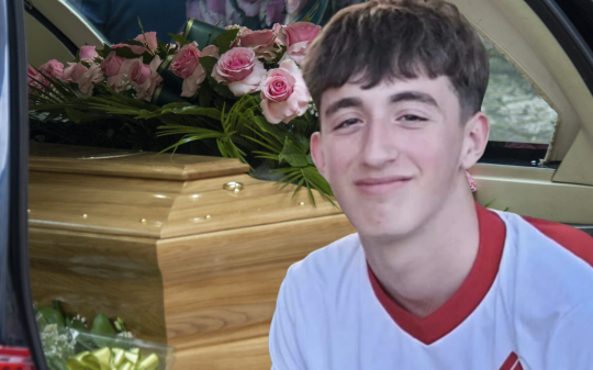 Novara si ferma per l'ultimo saluto a Dario Cipullo, annegato a 16 anni nel Canale Cavour