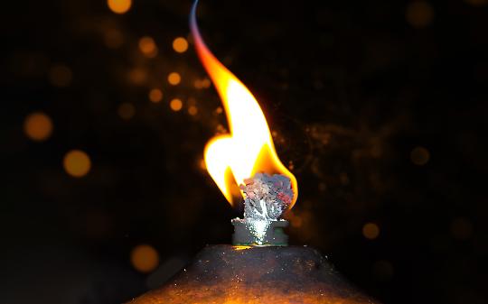 La Fiamma Olimpica di Milano Cortina 2026 fa tappa a Ivrea