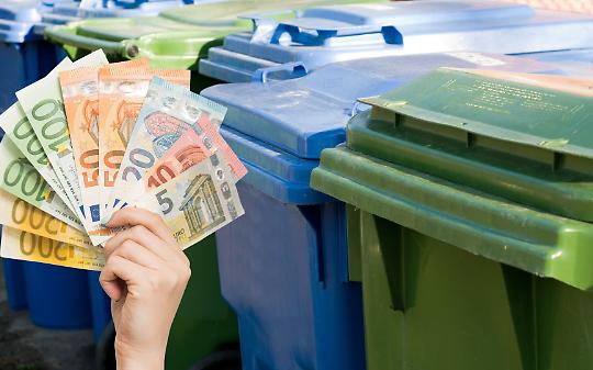 La bolletta entra nel bidone