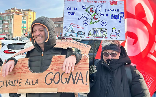 Sciopero Konecta: in centinaia sotto la Regione contro l&rsquo;accorpamento che cancella il lavoro