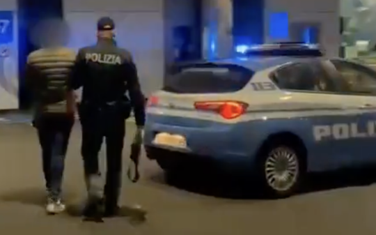 Latitante rientra dal Marocco e viene arrestato a Caselle: era ricercato per un traffico internazionale di droga (VIDEO)