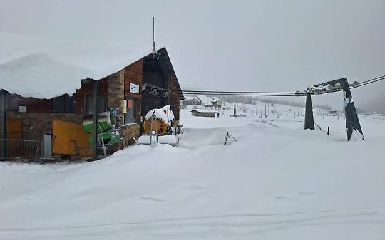  Argentera (CN), frazione Bersezio - 1670m s.l.m., raggiunti i 105 centimetri di neve al suolo (dal profilo FB di Andrea Vuolo)