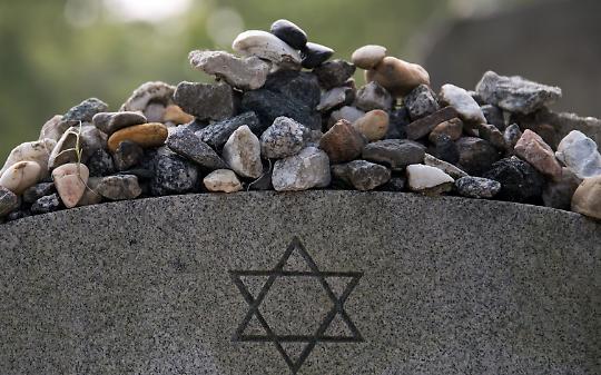 A Ciri&eacute; il Giorno della Memoria rompe il silenzio: dalla Shoah alle scuole, una serata per capire come nasce l&rsquo;odio