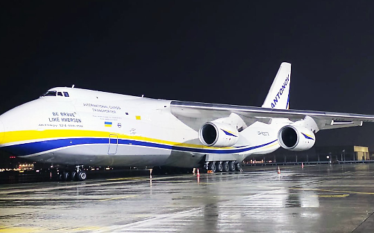Il gigante dei cieli torna a Caselle: l&rsquo;Antonov An-124 atterra nella notte a Torino