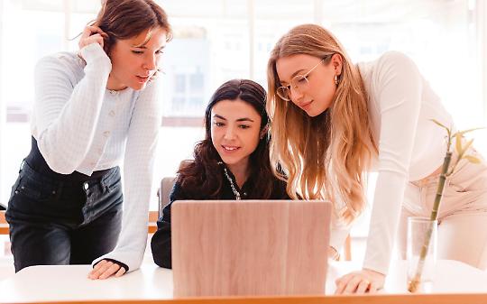 UniCredit rilancia sull&rsquo;imprenditoria femminile