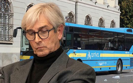 Ivrea&ndash;Milano, la linea che c'&egrave; ma non c&rsquo;&egrave;: pendolari ostaggio di pulmini, cambi e promesse