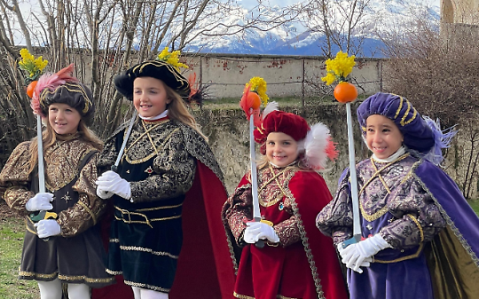 Il Carnevale storico di Albiano entra nel vivo con l'alzata degli Abb&agrave;