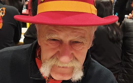 Diavoli Aranceri: dentro il tendone dell&rsquo;inferno giallo-rosso &ndash; VIDEO